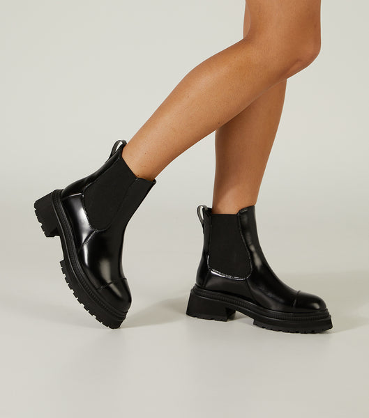 Tony Bianco Hurricane Black Hi Shine 5.5cm アンクルブーツ 黒 | XJPBH37125