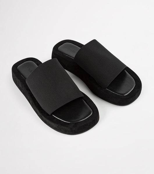 Tony Bianco Isabel Black Magic 1.5cm サンダル 黒 | JPXBR35523